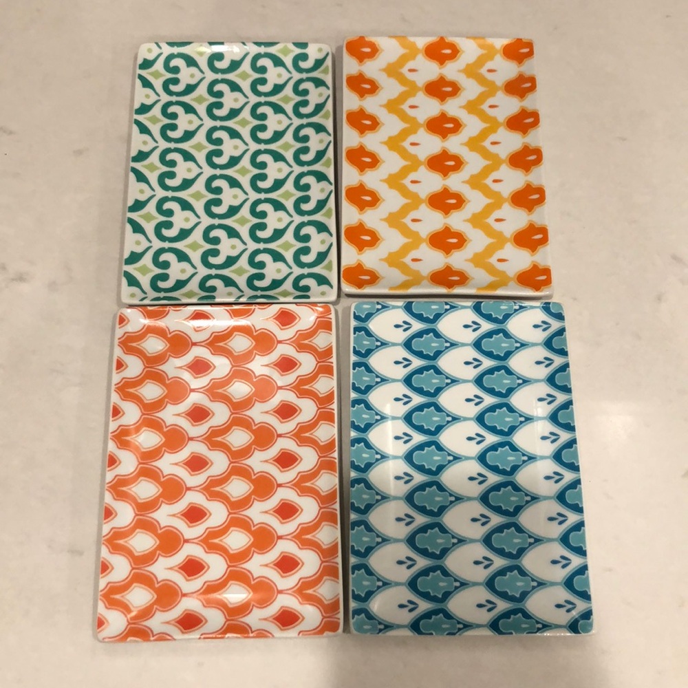 Set of 4 mini dessert plates